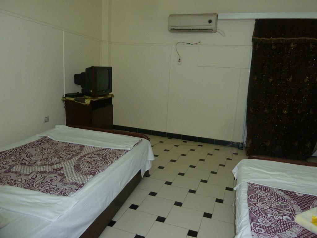 Venus Hostel Kairo Bagian luar foto
