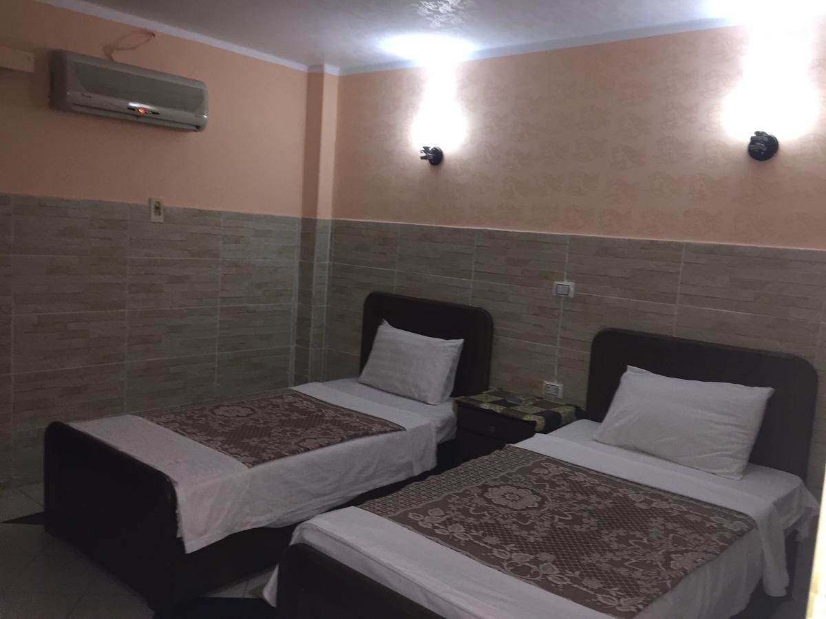 Venus Hostel Kairo Bagian luar foto